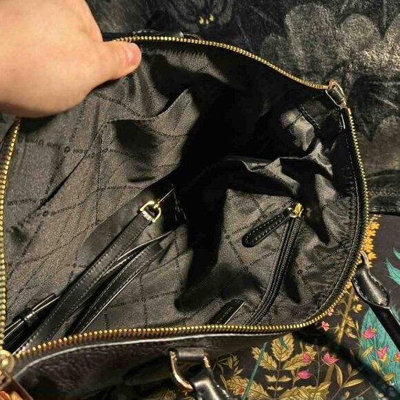 Michael Kors Black Leather Crossbody - LIKE NEW - Picture 9 of 10